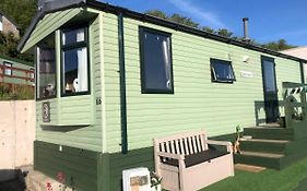 Cosy Holiday Caravan Minutes From The Beach